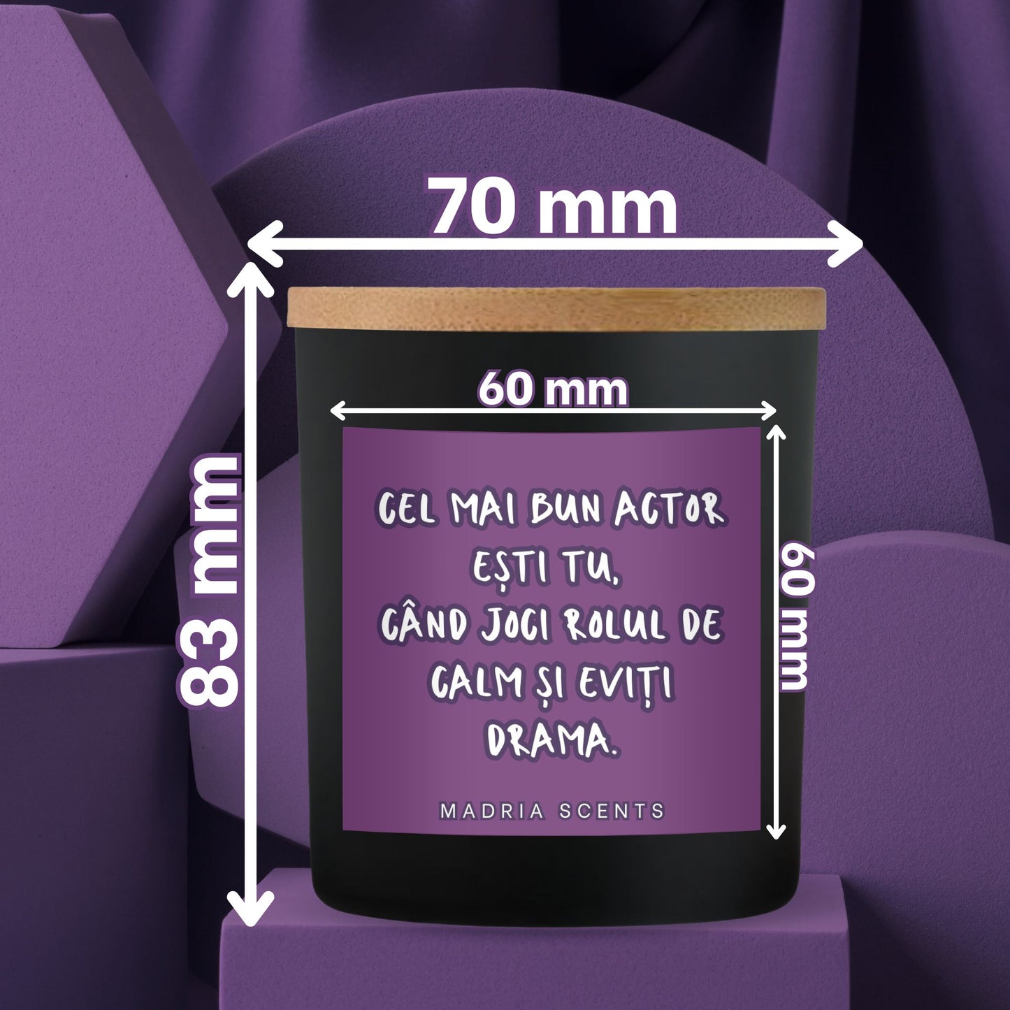 Lumânare decorativă cu parfum de lavandă, design minimalist, perfectă pentru pasionații de cinema și teatru.