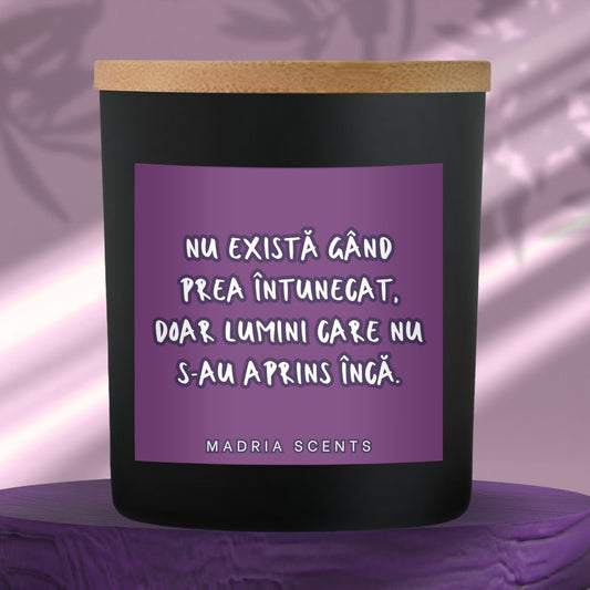 Lumanare parfumata handmade, realizata manual, cu fitil din lemn si mesaj personalizat pentru psihologie, cadou premium pentru psiholog, cadou pentru cel mai bun prieten sau cadou corporate