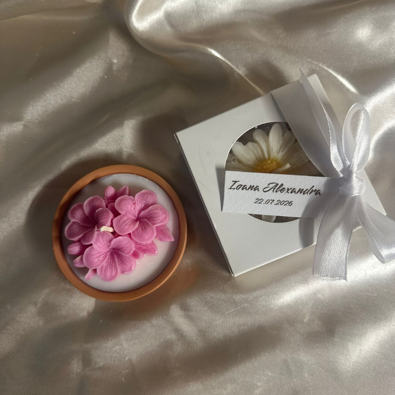 Mărturie MadriaScents - Plumeria în vas ceramic - Personalizabilă