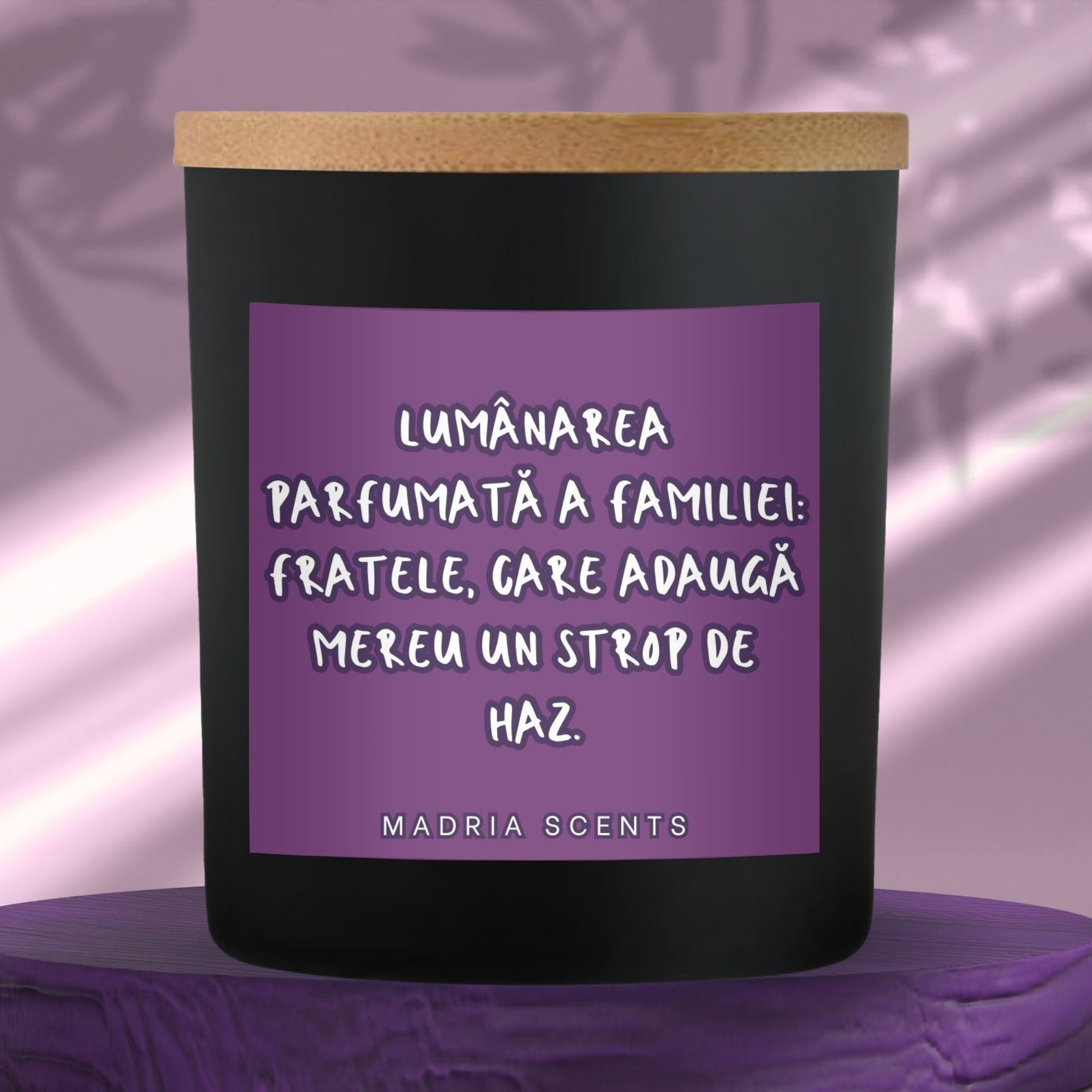 Lumânare parfumată handmade MadriaScents 200ml din ceară naturală de soia, cu fitil din lemn și parfum personalizabil – lumânare cadou pentru frate, obiect de decor elegant și simbol al familiei