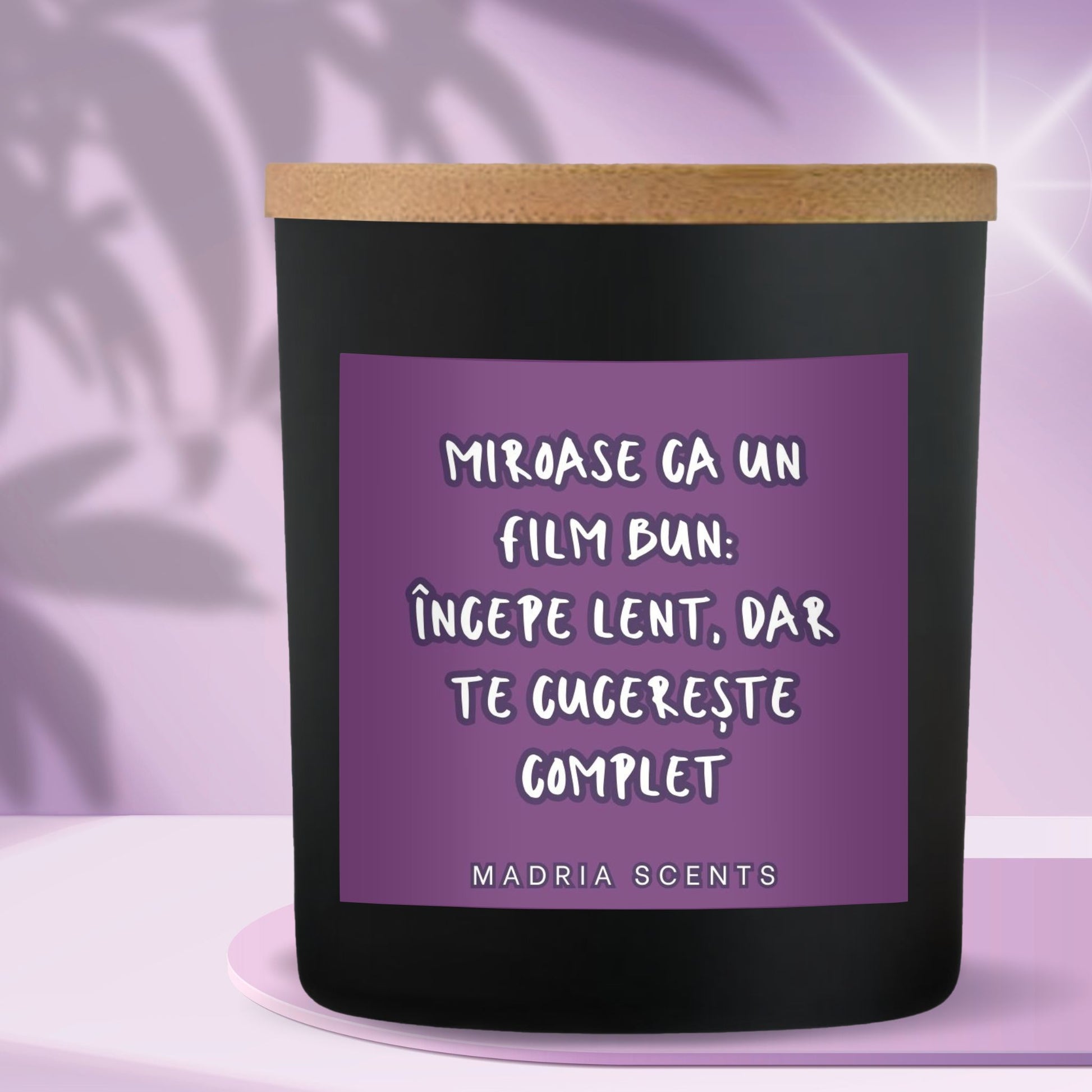 Lumânare artizanală de lux, recipient negru mat 200ml, perfectă pentru decor inspirat din filme.